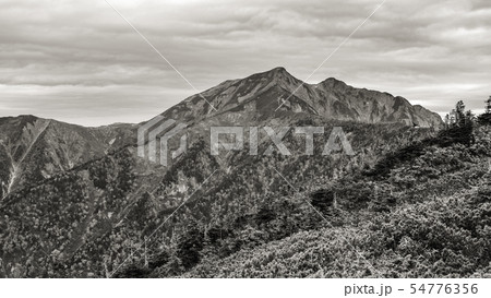 爺ヶ岳から望む鹿島槍ヶ岳 爺ヶ岳から望む鹿島槍ヶ岳 54776356