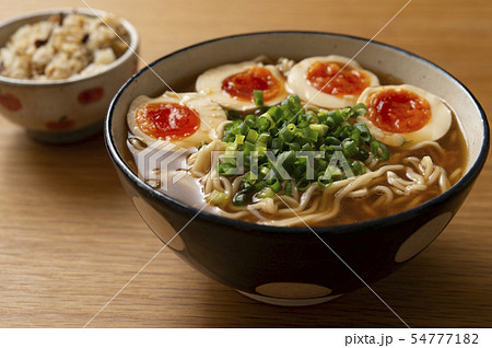ノンフライ玄米ラーメンと昆布ごはん ノンフライ玄米ラーメンと昆布ごはん 54777182