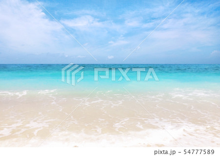 夏　海　夏イメージ　ビーチ　海岸　 54777589