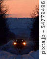 夕暮れ時の除雪車 54779496