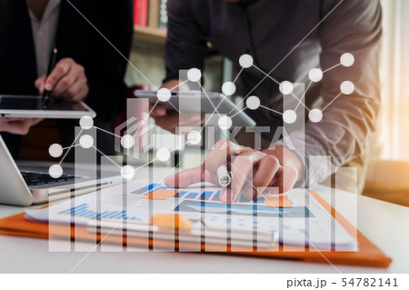 Businessmen, meeting teams start a new project. Businessmen, meeting teams start a new project. 54782141