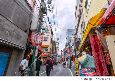日本の東京都市景観 下北沢の商店街を望む 日本の東京都市景観 下北沢の商店街を望む 54783741