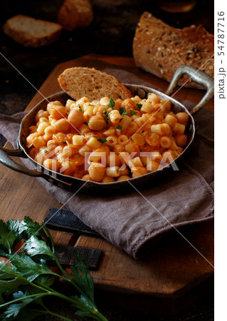 Ditalini pasta with chickpeas Ditalini pasta with chickpeas 54787716
