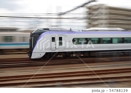 三鷹車両センター付近を往来するE353系 54788139