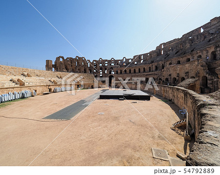 チュニジア・エルジェムの円形闘技場 Amphitheatre of El Jem, Tunisia 54792889