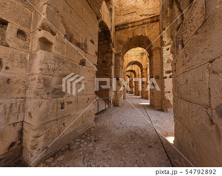 チュニジア・エルジェムの円形闘技場 Amphitheatre of El Jem, Tunisia 54792892
