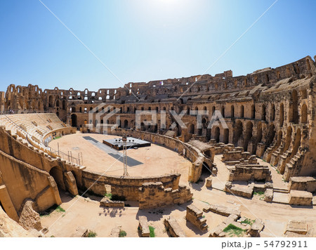 チュニジア・エルジェムの円形闘技場 Amphitheatre of El Jem, Tunisia チュニジア・エルジェムの円形闘技場 Amphitheatre of El Jem, Tunisia 54792911