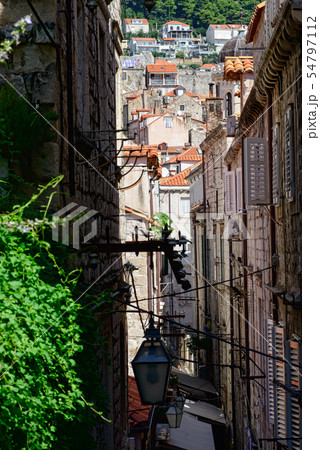 A small street of Dubrovnik with stairs 54797112