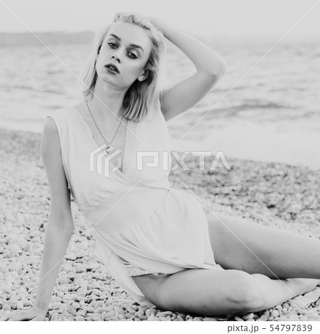 portrait of a beautiful fashionable woman black and white photo portrait of a beautiful fashionable woman black and white photo 54797839