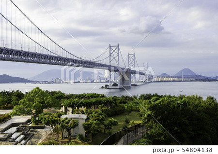 瀬戸大橋と与島パーキングエリア 香川県坂出市 瀬戸大橋と与島パーキングエリア 香川県坂出市 54804138