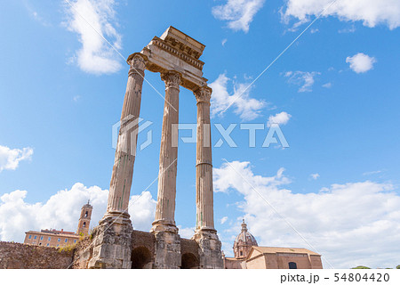 Temple of Castor and Pollux, Italian: Tempio dei Dioscuri. Ancient ruins of Roman Forum, Rome, Italy 54804420