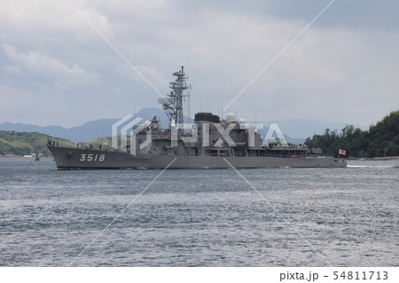来島海峡大橋を通過する海上自衛隊護衛艦 せとゆき 練習艦 来島海峡大橋を通過する海上自衛隊護衛艦 せとゆき 練習艦 54811713