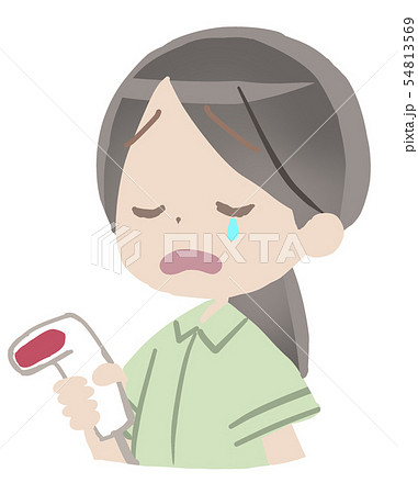 スキャナーを持つ女性店員泣き顔 54813569