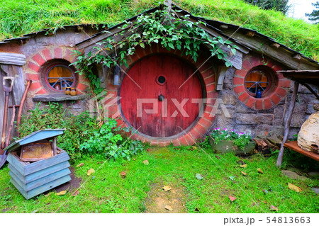 ホビットの家　ニュージーランド　hobbiton Shire NZ 54813663