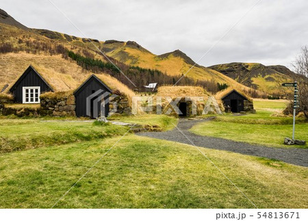 Typical view of Icelandic houses in the Skogar village in Iceland, Europe. 54813671