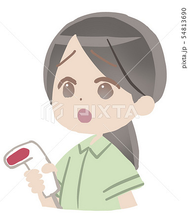 スキャナーを持つ女性店員 54813690