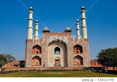 Tomb of Akbar the Great at Sikandra Fort in Agra, Uttar Pradesh, India 54813740