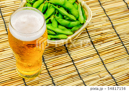 ビールと枝豆 ビールと枝豆 54817156