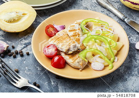 Salad with chicken and vegetables 54818708