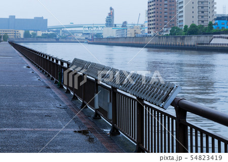 あらかわ遊園近くの隅田川の欄干に設置されているグロッケン・鉄琴 54823419
