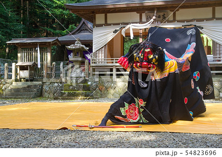 上野の獅子舞 剣の舞 和歌山県指定 無形民俗文化財 富里 春日神社 の写真素材