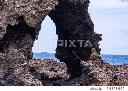 (静岡県)南伊豆タライ岬 逢ヶ浜の奇岩 神子元島 (静岡県)南伊豆タライ岬 逢ヶ浜の奇岩 神子元島 54823962