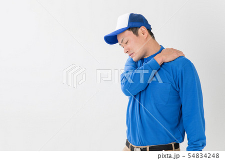 配達員の男性 54834248