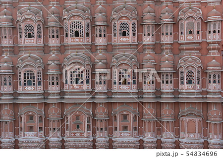 インドのラジャスタン州のジャイプル 有名な建築物の風の宮殿 美しい彫刻が施されたテラス インドのラジャスタン州のジャイプル 有名な建築物の風の宮殿 美しい彫刻が施されたテラス 54834696
