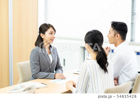 若い夫婦(相談) 若い夫婦(相談) 54835428