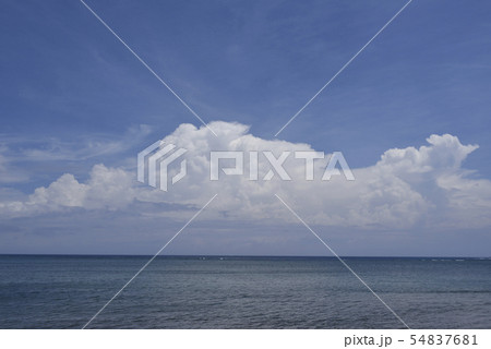 奄美大島の夏雲 54837681
