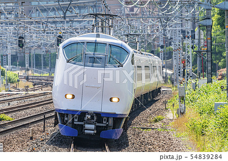 特急列車　走行イメージ　 54839284