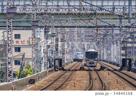 通勤電車　走行イメージ 54840108