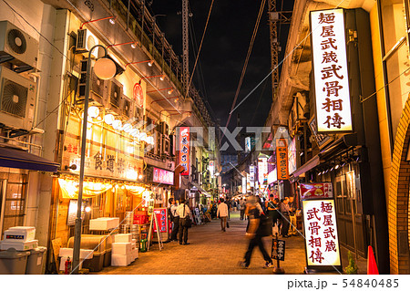 東京都 上野駅 ガード下の飲み屋街の写真素材