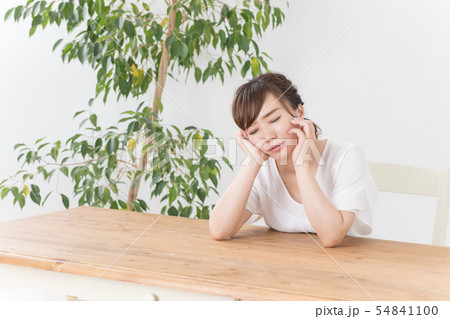 憂鬱な女性 憂鬱な女性 54841100