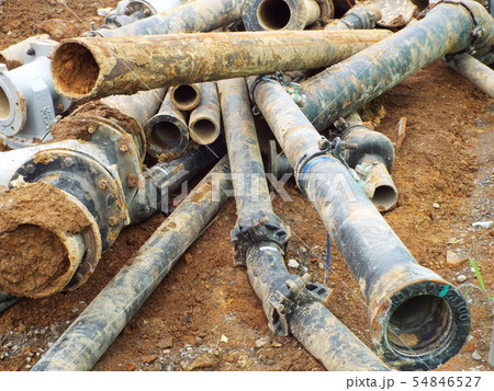 埋設水道本管の耐震化工事が進行しています 54846527