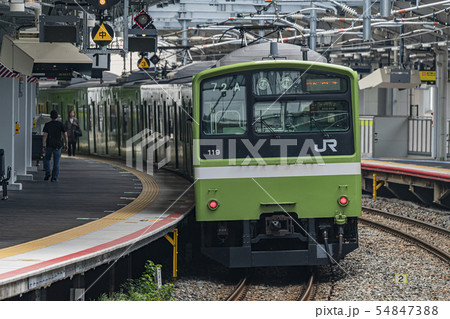 通勤電車　走行イメージ　　　 54847388