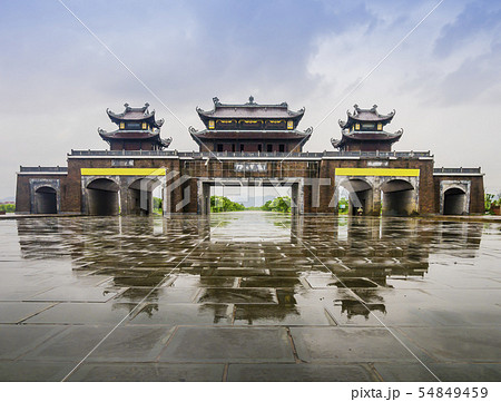 Gate to Trang An province, Ninh Binh, Vietnam 54849459