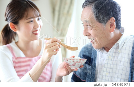 シニア介護の食事イメージ シニア介護の食事イメージ 54849972