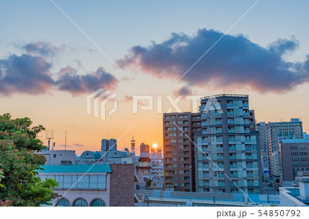 神奈川県横浜市の夕景 54850792