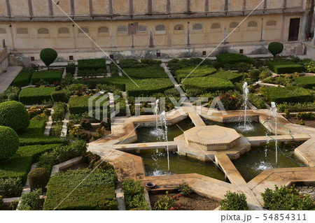 インドのラジャスタン州のジャイプル 世界遺産のアンベール城 美しい庭園と噴水 の写真素材 54854311 Pixta
