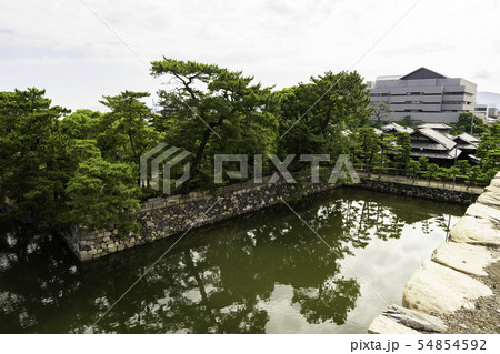 高松城址　玉藻公園　天守台跡から披雲閣を望む　香川県高松市 54854592