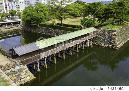 高松城址 玉藻公園 天守台跡から鞘橋および二の丸方面を望む 香川県高松市 高松城址 玉藻公園 天守台跡から鞘橋および二の丸方面を望む 香川県高松市 54854604