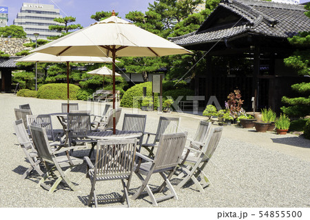 高松城址　玉藻公園　披雲閣前パラソル　香川県高松市 54855500