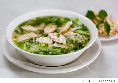 チキンライスヌードルスープ 54855564