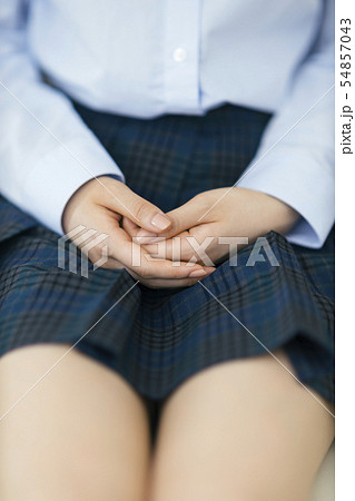 女子高生の制服姿 54857043