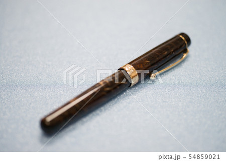 手紙、万年筆、便箋　（たまには万年筆で手紙を書きたくなる） 54859021