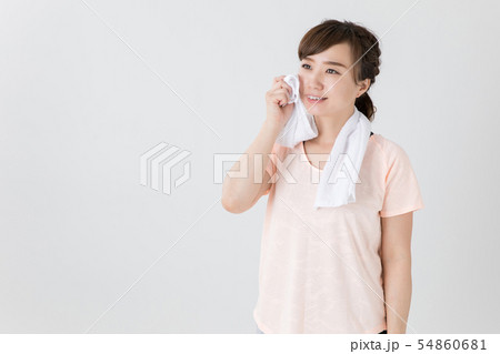 スポーツウェアの女性 54860681