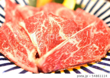 焼き肉用のカルビ（生肉） 54861114