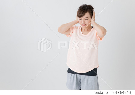 スポーツウェアの女性 54864513