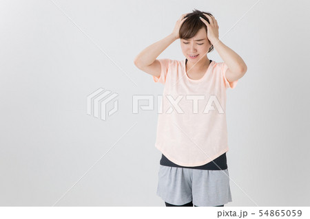 スポーツウェアの女性 スポーツウェアの女性 54865059